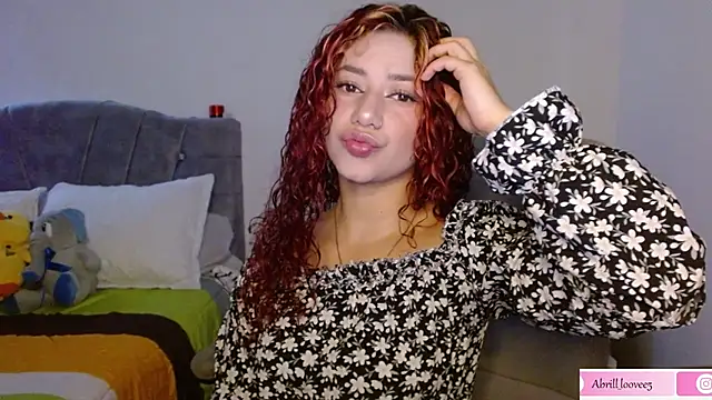 Snapshot of abril_love2 chatting on 02.26.25 abril love2 online show from 02.26.25