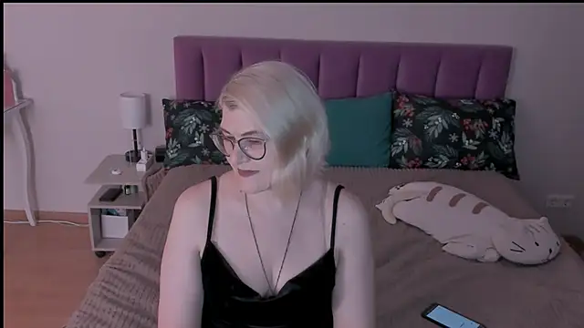 sabrinamacmarren online show from 02.13.25