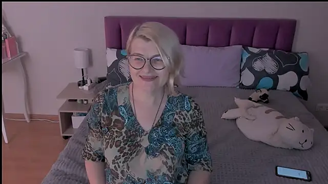 sabrinamacmarren online show from 02.24.25