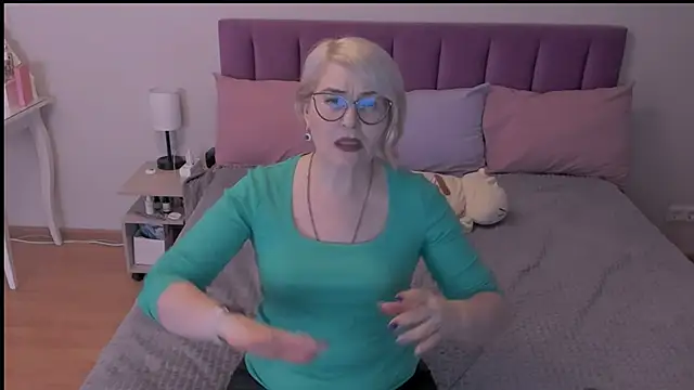 sabrinamacmarren online show from 03.10.25