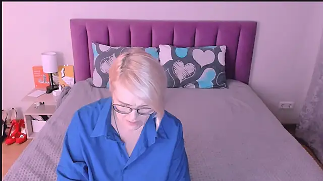 sabrinamacmarren online show from 10.21.25