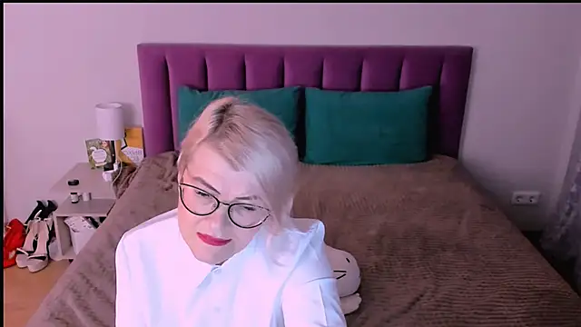 sabrinamacmarren online show from 11.08.25