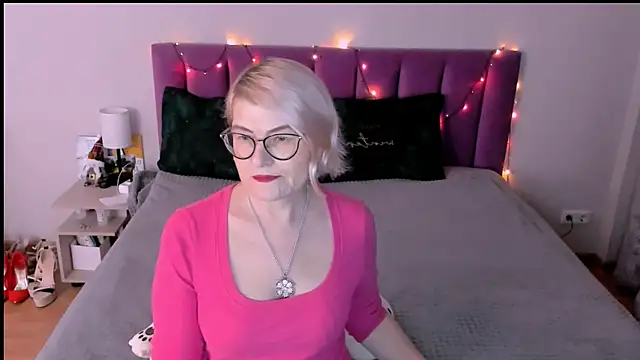 sabrinamacmarren online show from 12.21.25