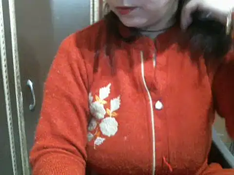 Snapshot of UrsMansi chatting on 12.20.24 UrsMansi online show from 12.20.24