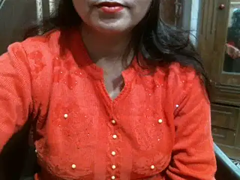 Snapshot of UrsMansi chatting on 01.07.25 UrsMansi online show from 01.07.25