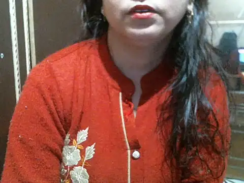 Snapshot of UrsMansi chatting on 02.05.25 UrsMansi online show from 02.05.25