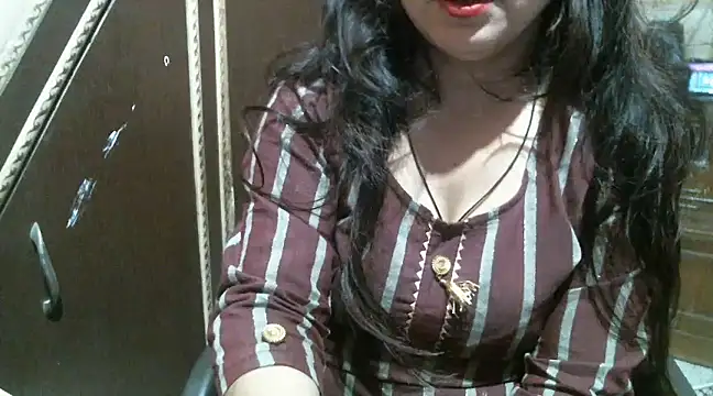 Snapshot of UrsMansi chatting on 03.07.25 UrsMansi online show from 03.07.25