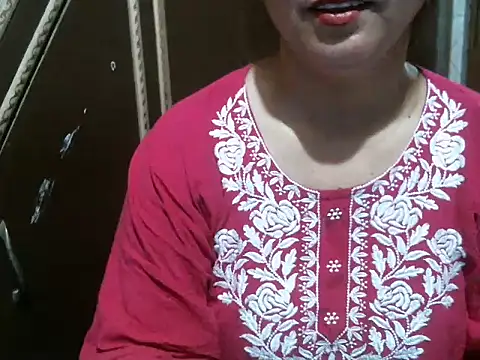 Snapshot of UrsMansi chatting on 09.25.25 UrsMansi online show from 09.25.25