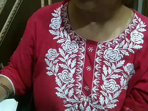 Snapshot of UrsMansi chatting on 10.05.25 UrsMansi online show from 10.05.25