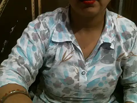 Snapshot of UrsMansi chatting on 10.18.25 UrsMansi online show from 10.18.25