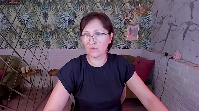 Paris Cherry online show from 01.06.25