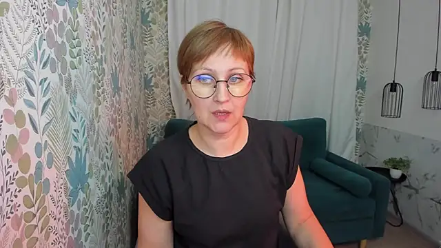 Paris Cherry online show from 02.20.25