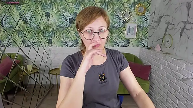 Paris Cherry online show from 03.08.25