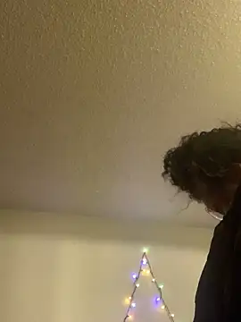 Snapshot of DezerayDelicious chatting on 12.23.24 DezerayDelicious online show from 12.23.24