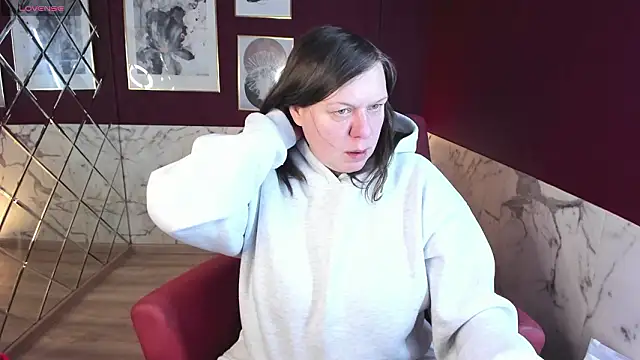 KellyPerfection online show from 02.04.26