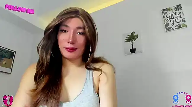 Snapshot of hottycrishina chatting on 12.28.24 hottycrishina online show from 12.28.24