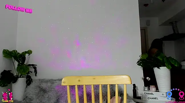 Snapshot of hottycrishina chatting on 02.19.25 hottycrishina online show from 02.19.25