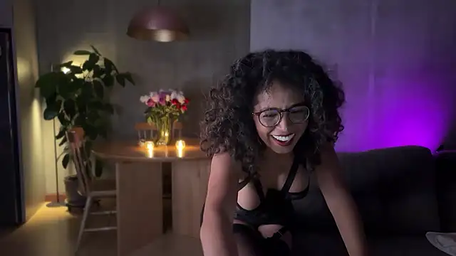 Snapshot of illaroom chatting on 02.22.25 illaroom online show from 02.22.25