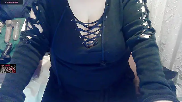 Snapshot of tatli_bela chatting on 02.13.25 tatli bela online show from 02.13.25