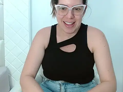 Snapshot of ashlymoon chatting on 06.29.26 ashlymoon online show from 06.29.26