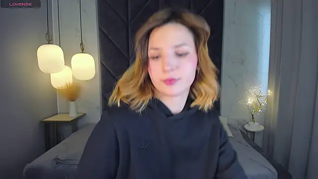 Snapshot of JaneGraceful chatting on 12.16.24 JaneGraceful online show from 12.16.24