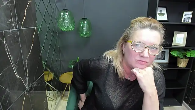 LeaPure online show from 03.01.25