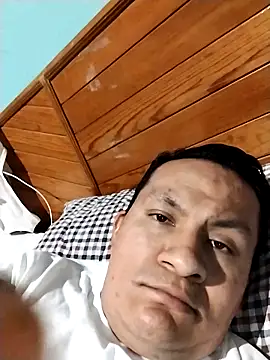 Snapshot of gusaven chatting on 03.11.25 gusaven online show from 03.11.25