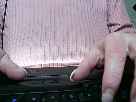 Snapshot of heidi60 chatting on 12.04.24 heidi60 online show from 12.04.24