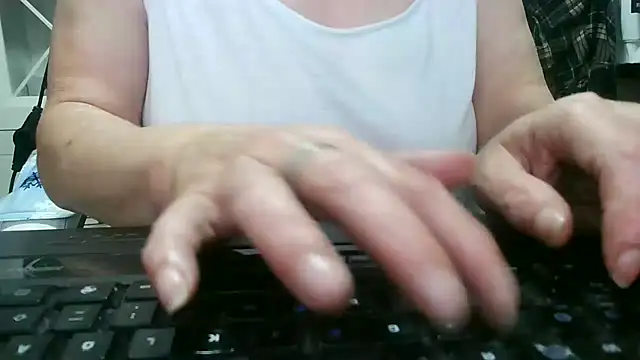 Snapshot of heidi60 chatting on 11.06.25 heidi60 online show from 11.06.25