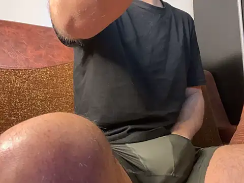 Snapshot of MarkReeds chatting on 02.09.25 MarkReeds online show from 02.09.25