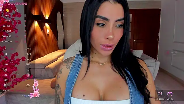 Sarah Stone  online show from 09.17.25