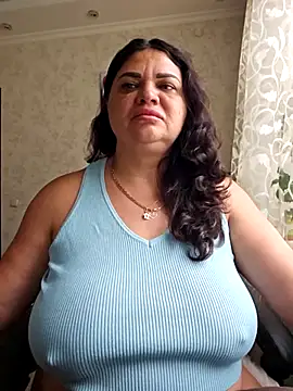 Snapshot of littleRikka chatting on 10.28.25 littleRikka online show from 10.28.25