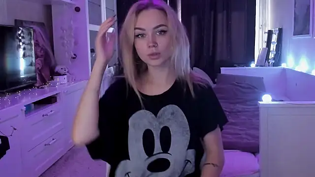 MaryDreaminess online show from 09.11.25