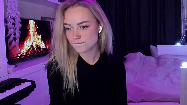 MaryDreaminess online show from 11.21.25