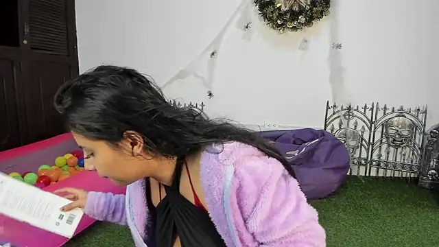 AbbyTaylorr online show from 10.08.25