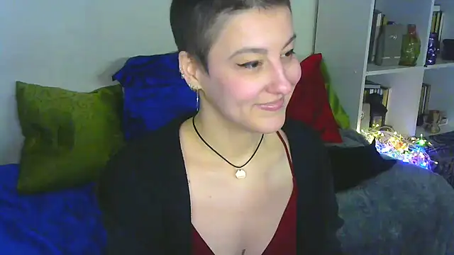 Snapshot of MartaBounty chatting on 11.28.25 MartaBounty online show from 11.28.25