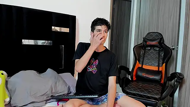 Dimitrixxx   online show from 02.13.25