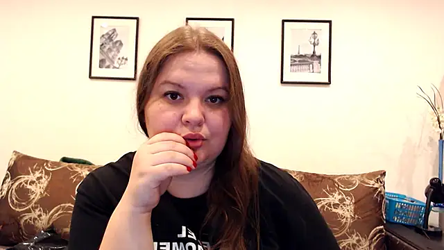 KateLuno online show from 11.10.25