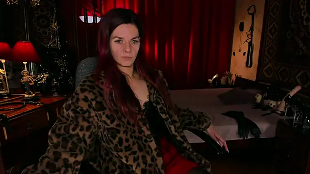 MargoTigress online show from 04.10.26