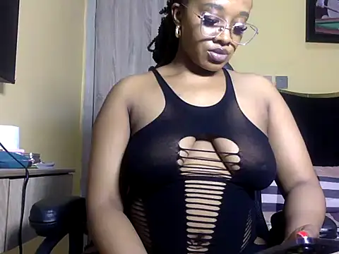 Snapshot of BOOTYBANGER24xx chatting on 06.25.26 BOOTYBANGER24xx online show from 06.25.26