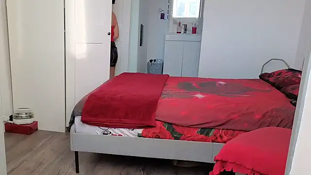 Snapshot of HotSpicyGujju chatting on 11.28.25 HotSpicyGujju online show from 11.28.25