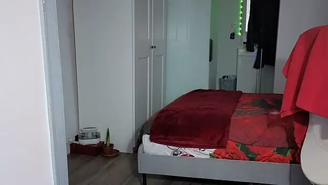 Snapshot of HotSpicyGujju chatting on 11.28.25 HotSpicyGujju online show from 11.28.25