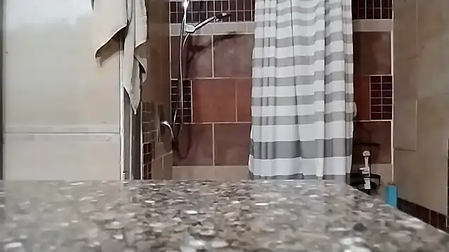 Snapshot of ThickDMatty@xh chatting on 12.17.24 ThickDMattyxh online show from 12.17.24