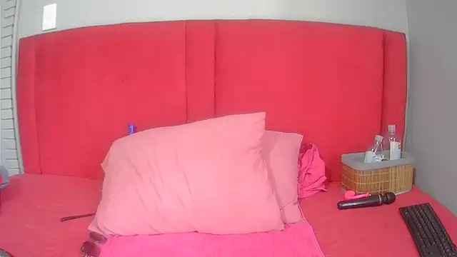 Snapshot of Sexycandyxxx chatting on 11.13.25 Sexycandyxxx online show from 11.13.25