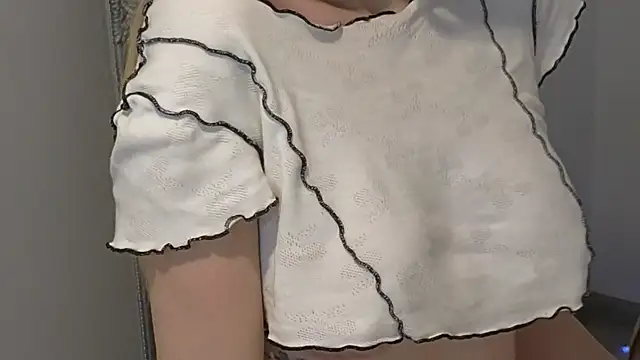 JuliaJuliette online show from 02.14.25