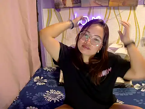 BURBERRY69 online show from 02.09.26