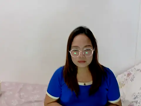 BURBERRY69 online show from 05.15.26