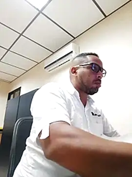 ronnyronny19 online show from 04.27.26