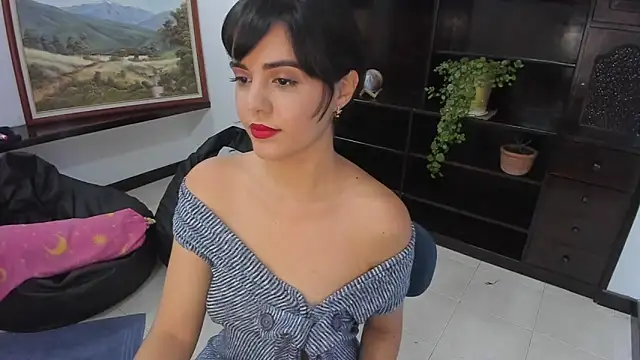 Snapshot of mia_collins_x chatting on 03.17.25 mia collins x online show from 03.17.25