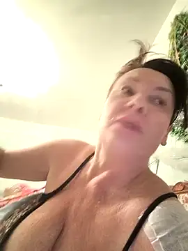 Snapshot of _lady_red_ chatting on 01.17.26 lady red online show from 01.17.26